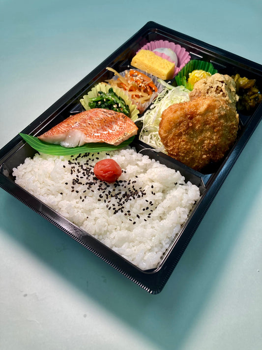 厚切りヒレカツ鶏唐&焼き魚弁当