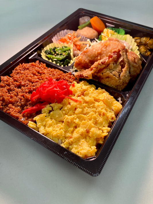 そぼろご飯&鶏の唐揚げ弁当