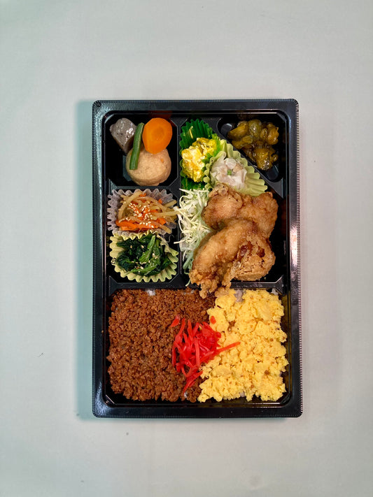 そぼろご飯&鶏の唐揚げ弁当