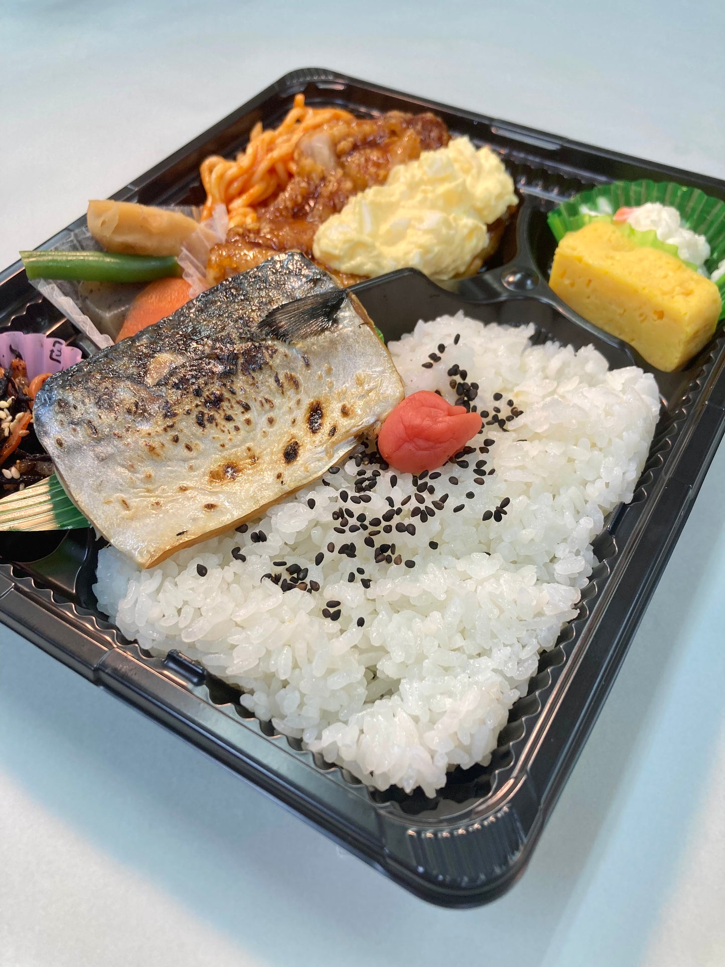チキン南蛮＆さばの塩焼き弁当