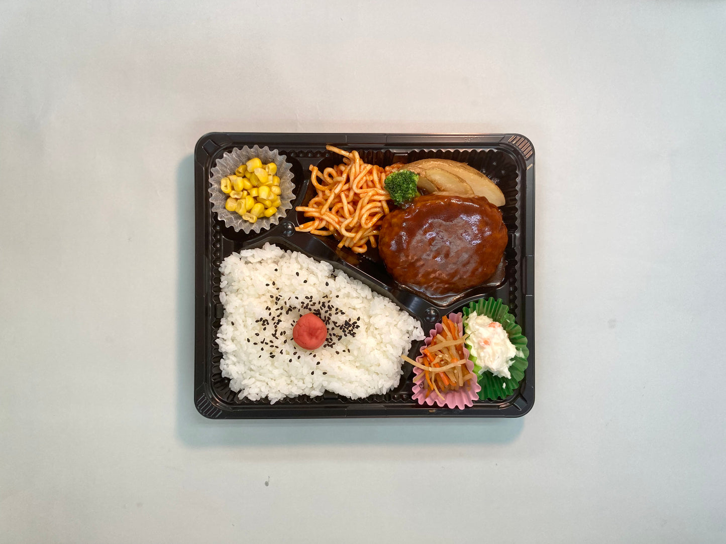手ごねデミグラスハンバーグ