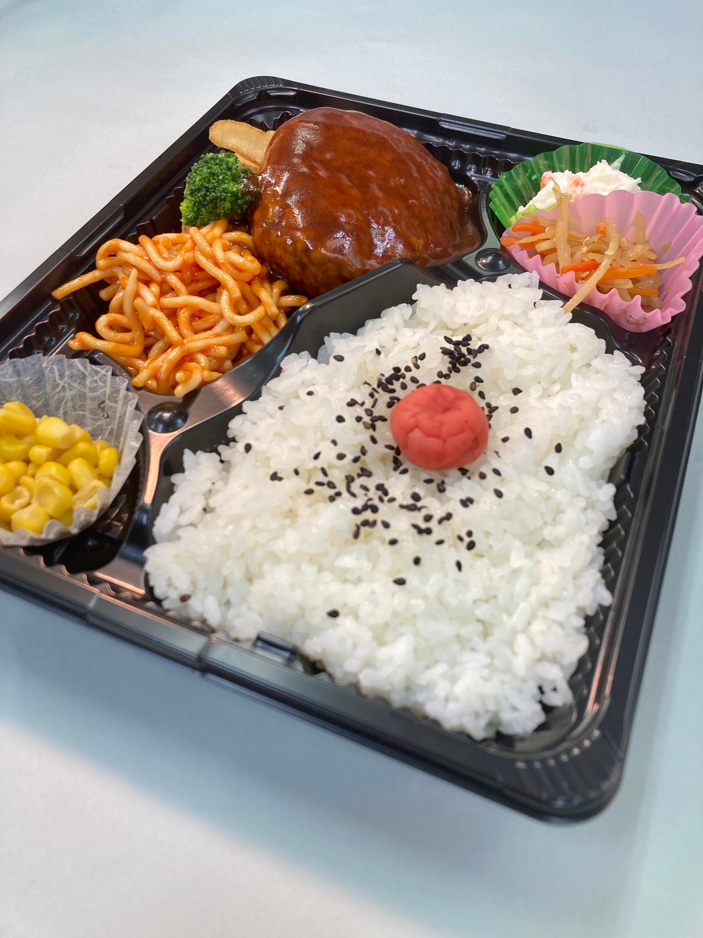 手ごねデミグラスハンバーグ
